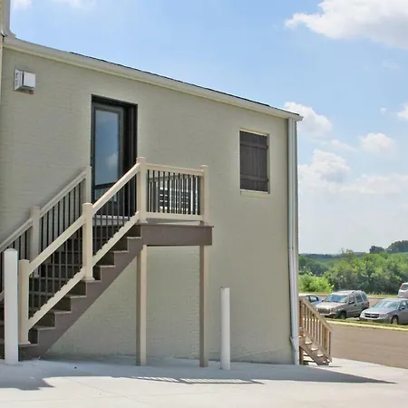 The Rustic Suite - Main Street Lodge In Berlin Exterior photo